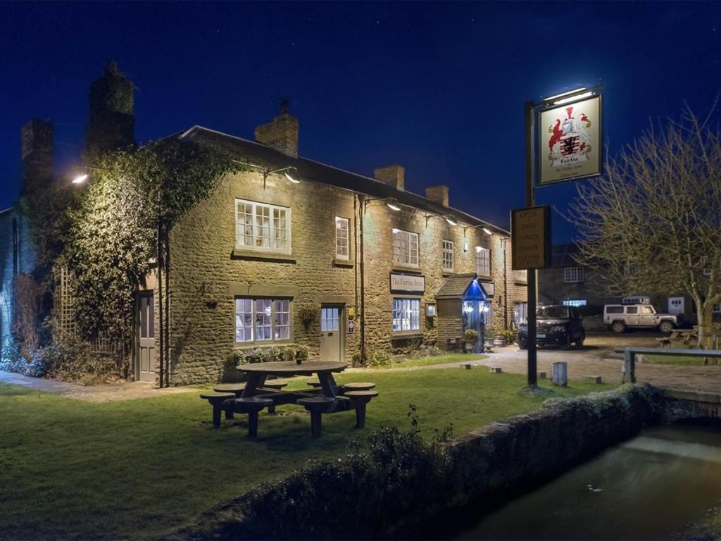 The Fairfax Arms Hotell Gilling East Exteriör bild