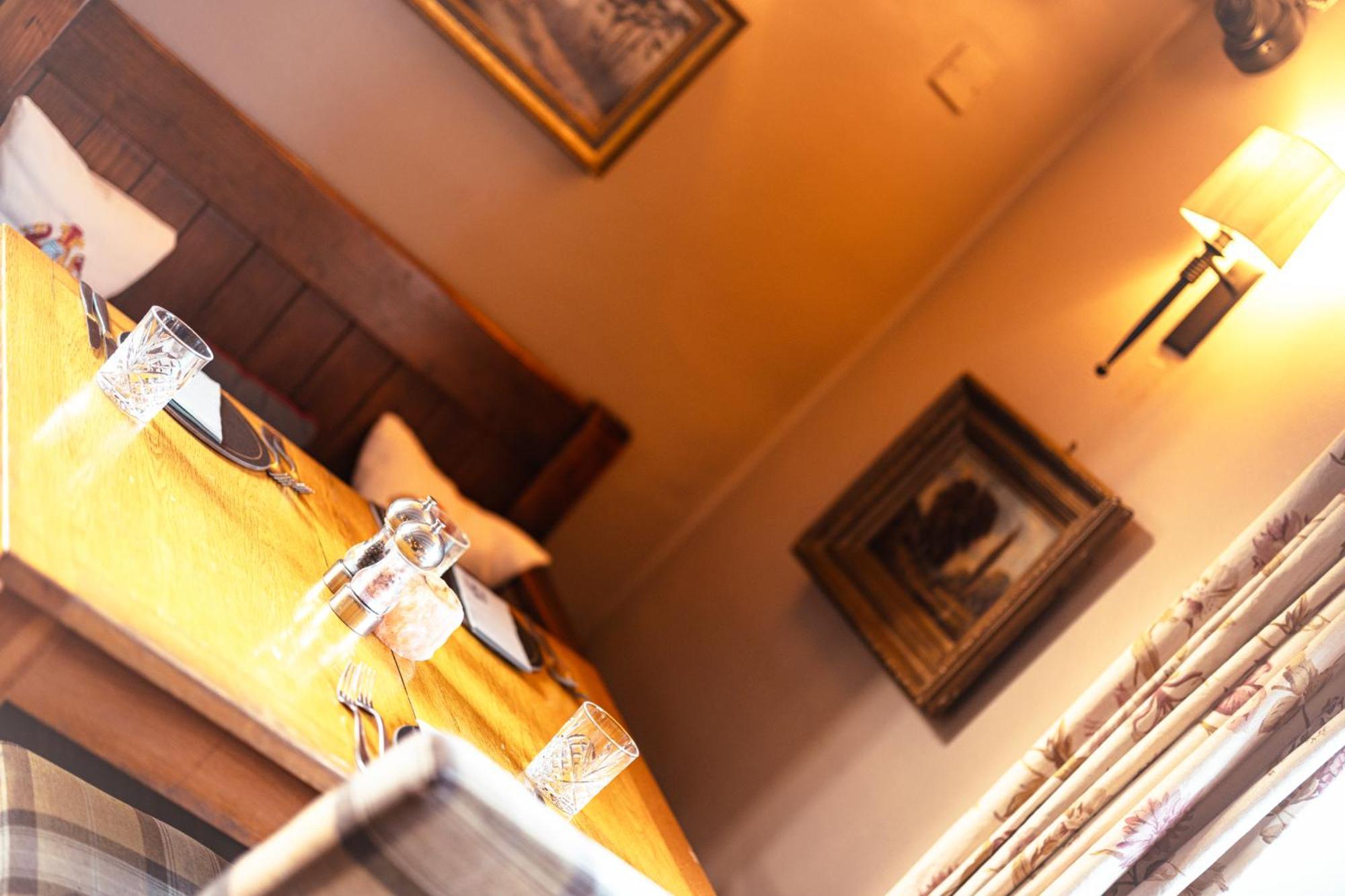 The Fairfax Arms Hotell Gilling East Exteriör bild